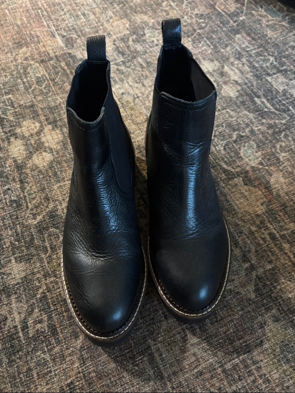 Women’s Caslon MillerChelsea Boots - Sleek Slip-On Leather